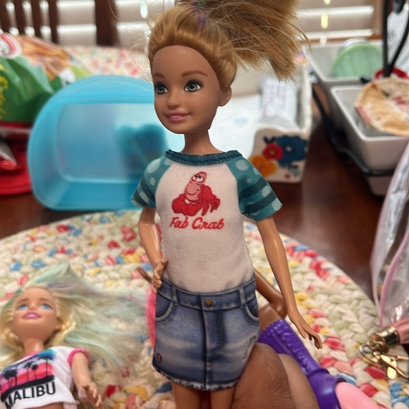 Set of 4 Barbies, in great condition - Picture 4 of 5